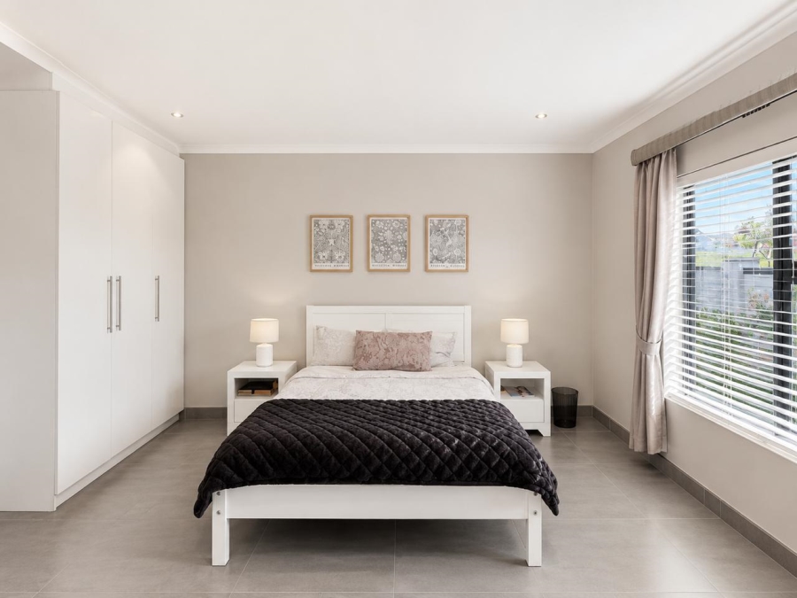 4 Bedroom Property for Sale in Flamingo Vlei Western Cape